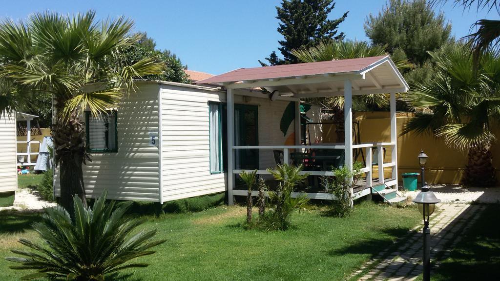 סן לאונה Akramar Village חדר תמונה
